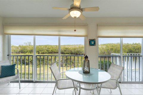 Condo in Bradenton, Florida, 2 bedrooms  № 2289678 - photo 9