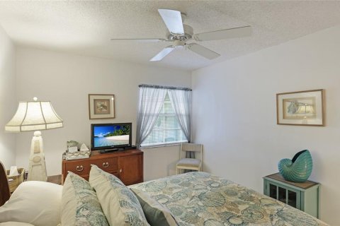 Condo in Bradenton, Florida, 2 bedrooms  № 2289678 - photo 8
