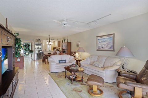 Condo in Bradenton, Florida, 2 bedrooms  № 2289678 - photo 15