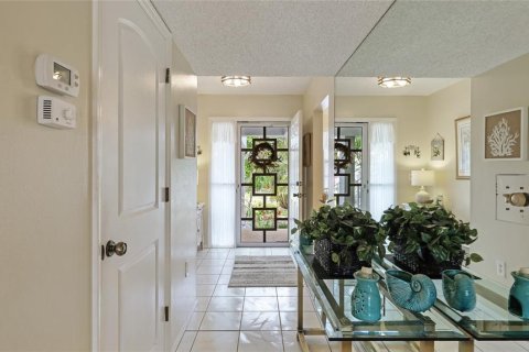 Condo in Bradenton, Florida, 2 bedrooms  № 2289678 - photo 4