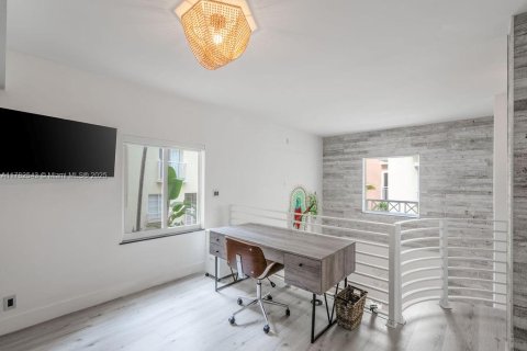 Снять в аренду кондоминиум в Майами-Бич, Флорида 3 спальни, 212.28м2, № 1632532 - фото 12