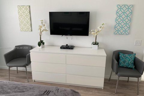 Снять в аренду виллу или дом в Киссимми, Флорида 4 спальни, 195м2, № 2009124 - фото 7