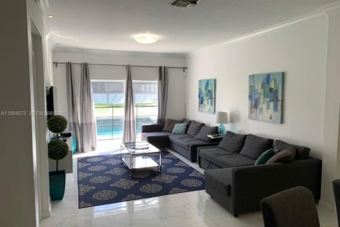 Снять в аренду виллу или дом в Киссимми, Флорида 4 спальни, 195м2, № 2009124 - фото 10