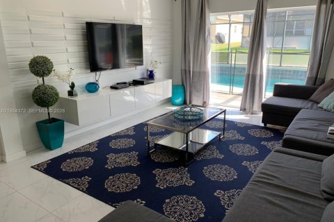 Снять в аренду виллу или дом в Киссимми, Флорида 4 спальни, 195м2, № 2009124 - фото 8