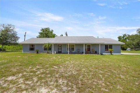 House in Archer, Florida 3 bedrooms, 156.08 sq.m. № 1725575 - photo 1