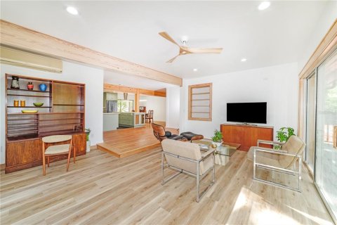 House in Gainesville, Florida 5 bedrooms, 308.62 sq.m. № 1644665 - photo 15