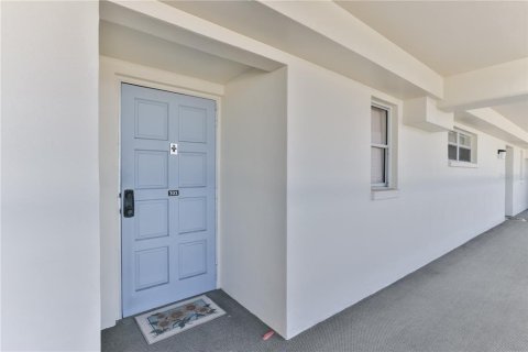 Condo in Ormond Beach, Florida, 2 bedrooms  № 1526716 - photo 8