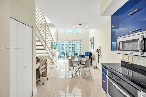 Copropriété à louer à Miami, Floride: 1 chambre, 72.93 m2 № 2074888 - photo 4