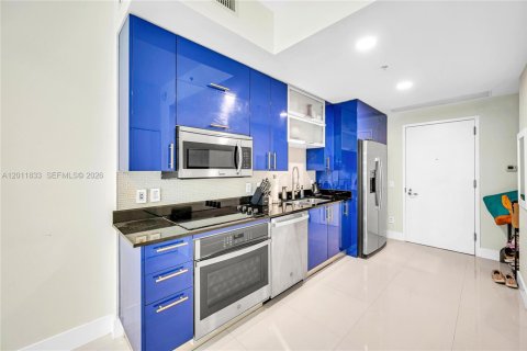 Copropriété à louer à Miami, Floride: 1 chambre, 72.93 m2 № 2074888 - photo 3