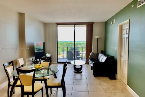 Condominio en venta en Coral Gables, Florida, 1 dormitorio, 72.56 m2 № 1863319 - foto 1