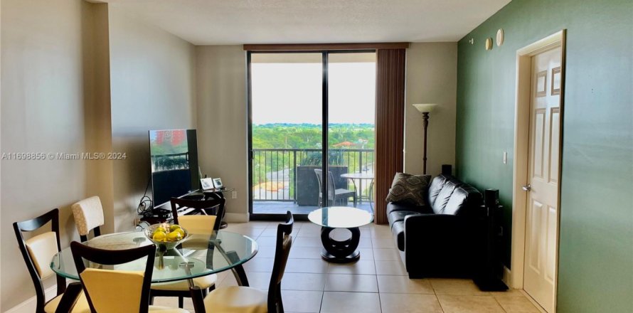 Condominio en Coral Gables, Florida, 1 dormitorio № 1863319