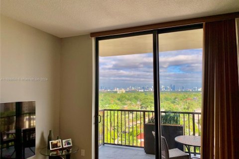 Condominio en venta en Coral Gables, Florida, 1 dormitorio, 72.56 m2 № 1863319 - foto 19