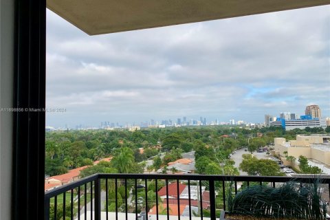 Condominio en venta en Coral Gables, Florida, 1 dormitorio, 72.56 m2 № 1863319 - foto 18