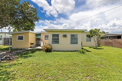 Casa en venta en Port Charlotte, Florida, 3 dormitorios, 98.85 m2 № 1805828 - foto 28