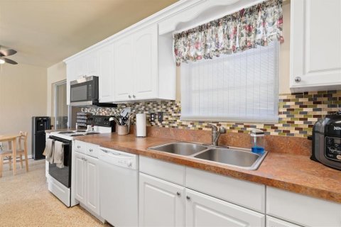 Casa en venta en Port Charlotte, Florida, 3 dormitorios, 98.85 m2 № 1805828 - foto 16