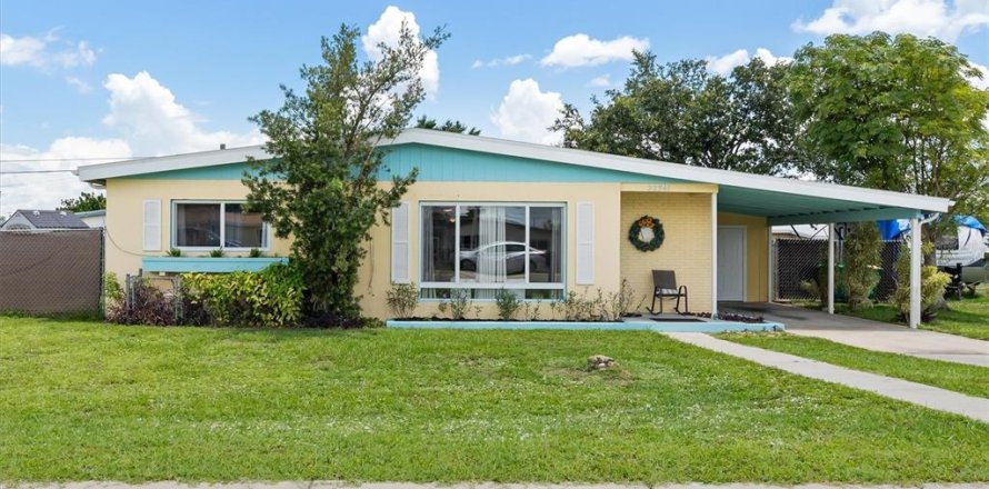 Casa en Port Charlotte, Florida 3 dormitorios, 98.85 m2 № 1805828