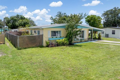 Casa en venta en Port Charlotte, Florida, 3 dormitorios, 98.85 m2 № 1805828 - foto 2