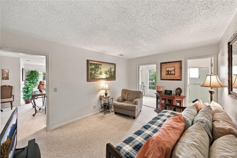 Condo in Winter Haven, Florida, 3 bedrooms  № 2391550 - photo 22