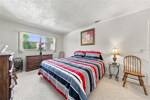 Condo in Winter Haven, Florida, 3 bedrooms  № 2391550 - photo 26