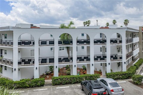 Condo in Winter Haven, Florida, 3 bedrooms  № 2391550