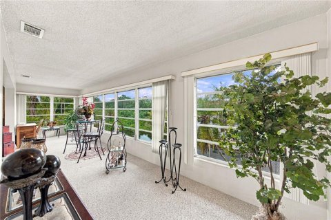Condo in Winter Haven, Florida, 3 bedrooms  № 2391550 - photo 19