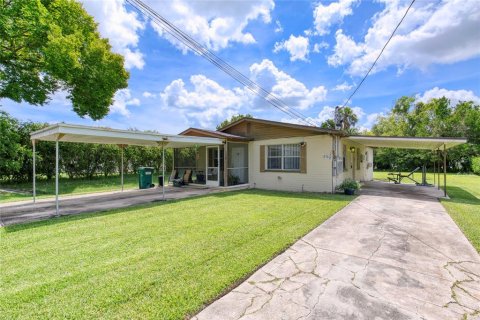 Duplex in Daytona Beach, Florida 2 bedrooms, 104.05 sq.m. № 1906438 - photo 1