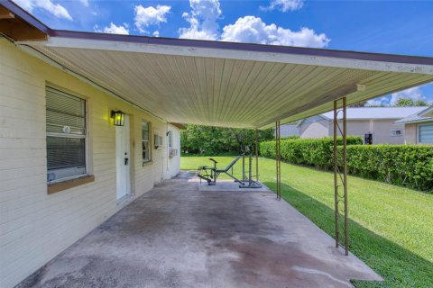 Duplex in Daytona Beach, Florida 2 bedrooms, 104.05 sq.m. № 1906438 - photo 2