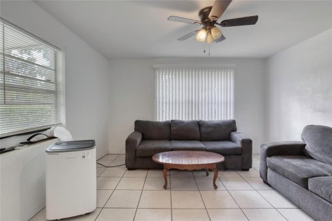 Duplex in Daytona Beach, Florida 2 bedrooms, 104.05 sq.m. № 1906438 - photo 12