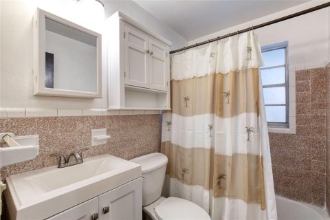Duplex in Daytona Beach, Florida 2 bedrooms, 104.05 sq.m. № 1906438 - photo 20