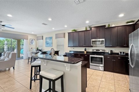 Купить виллу или дом в Фор-Корнерс, Флорида 5 комнат, 308.99м2, № 1742608 - фото 8