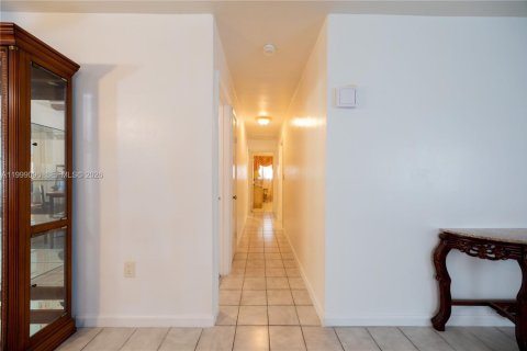 Villa ou maison à vendre à Miami, Floride: 3 chambres, 203.73 m2 № 2267624 - photo 24