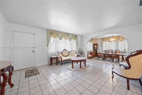 Villa ou maison à vendre à Miami, Floride: 3 chambres, 203.73 m2 № 2267624 - photo 4