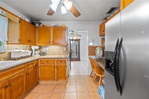 Villa ou maison à vendre à Miami, Floride: 3 chambres, 203.73 m2 № 2267624 - photo 15