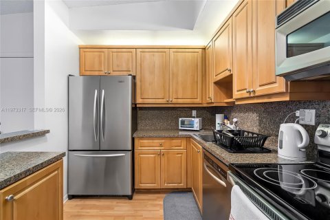 Купить кондоминиум в Тамарак, Флорида 2 спальни, 76.83м2, № 2033897 - фото 10