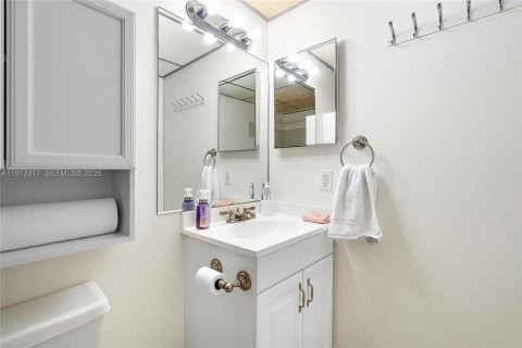 Купить кондоминиум в Тамарак, Флорида 2 спальни, 76.83м2, № 2033897 - фото 17