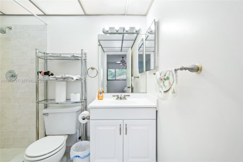 Купить кондоминиум в Тамарак, Флорида 2 спальни, 76.83м2, № 2033897 - фото 27