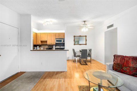 Купить кондоминиум в Тамарак, Флорида 2 спальни, 76.83м2, № 2033897 - фото 7