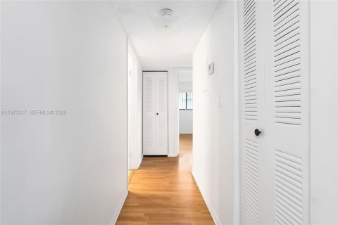 Купить кондоминиум в Тамарак, Флорида 2 спальни, 76.83м2, № 2033897 - фото 18