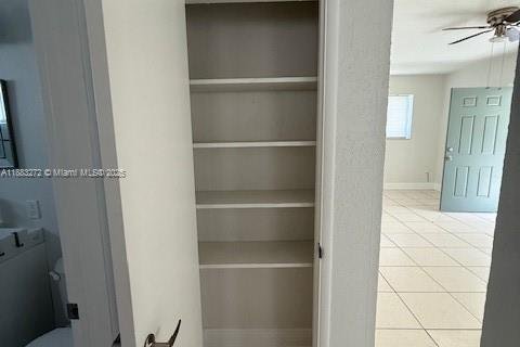 House in North Miami, Florida 2 bedrooms, 92.9 sq.m. № 1930696 - photo 10