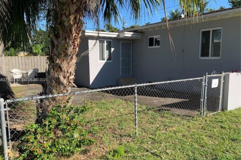 Villa ou maison à louer à North Miami, Floride: 2 chambres, 92.9 m2 № 1930696 - photo 27