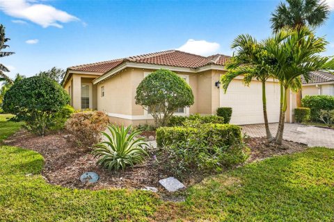House in Wimauma, Florida 3 bedrooms, 182 sq.m. № 2101428