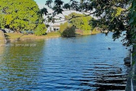 Villa ou maison à vendre à Sunrise, Floride: 4 chambres, 180.51 m2 № 2000134 - photo 22