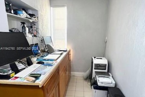 Villa ou maison à vendre à Sunrise, Floride: 4 chambres, 180.51 m2 № 2000134 - photo 14