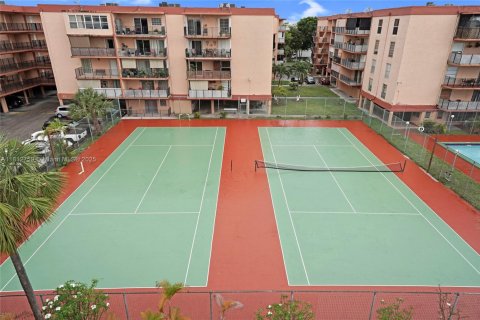 Condo in Hialeah, Florida, 2 bedrooms  № 1759198 - photo 28