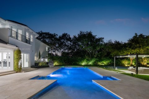 Снять в аренду виллу или дом в Майами, Флорида 5 спален, 695м2, № 1956388 - фото 11