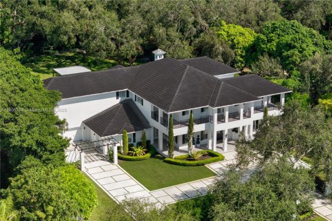 Снять в аренду виллу или дом в Майами, Флорида 5 спален, 695м2, № 1956388 - фото 13