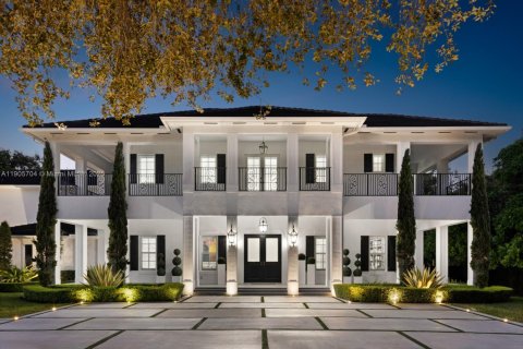 Снять в аренду виллу или дом в Майами, Флорида 5 спален, 695м2, № 1956388 - фото 1