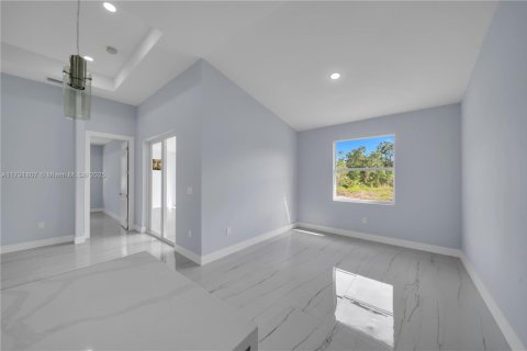 House in Lehigh Acres, Florida 3 bedrooms, 162.39 sq.m. № 1664933 - photo 15