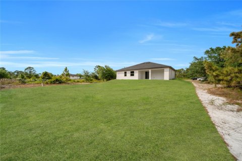 House in Lehigh Acres, Florida 3 bedrooms, 162.39 sq.m. № 1664933 - photo 10
