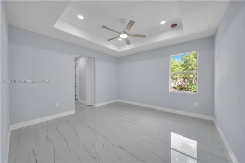 House in Lehigh Acres, Florida 3 bedrooms, 162.39 sq.m. № 1664933 - photo 3